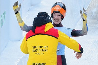 Susanne Kreher strahlt in Sankt Moritz übers ganze Gesicht: Weltmeisterin im Skeleton. 