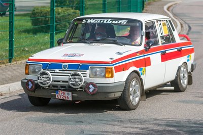 Mit einem Wartburg 1.3 nahmen die Deutschen Peter Benack und Matthias Purfürst teil.