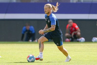 Gutes Auge, gute Dribblings, guter Schuss - nur ein paar zu wenige Tore: Marvin Stefaniak kennt seine Stärken und Schwächen. In Aue könnte er zu einem Führungsspieler werden. 