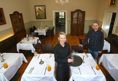 Denise Greiner und der Pächter und Küchenchef Christian Weidt im Schönburger Palais.