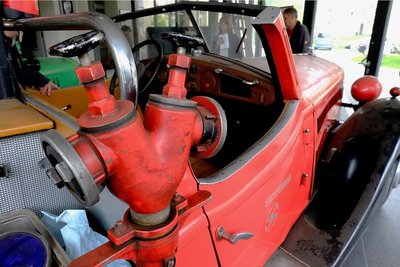 Das gute Stück gehörte, wie das Logo an den Türen verrät, bis 1991 zur Werksfeuerwehr der Sachsenring Automobilwerke Zwickau.