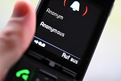 Falsche Polizisten versuchten, an Informationen über Bargeld zu kommen.