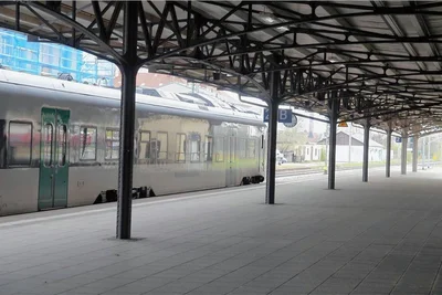 Die Bahnstrecke Chemnitz-Dresden nutzen viele Pendler für den Weg zur Arbeit oder auch Ausflügler. 
