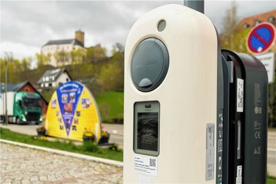Ihren ersten Ladepunkt für Elektrofahrzeuge hat die Drebacher Energiegenossenschaft einst in Scharfenstein installiert. 