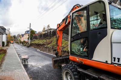 Ein Teilstück der Bergstraße in Zschorlau wird gebaut.