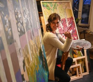 Cornelia Zabinski in ihrem Chemnitzer Atelier. 