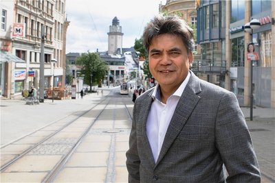 Chef des Vereins der Vietnamesen in Plauen und Umgebung, Can Leu Van, würde gerne wieder große Feste planen. Noch halte sich der Verein aber zurück. 