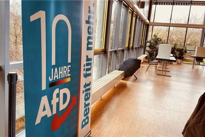 Bereit für mehr: Aufsteller beim AfD-Landesparteitag in Glauchau. 