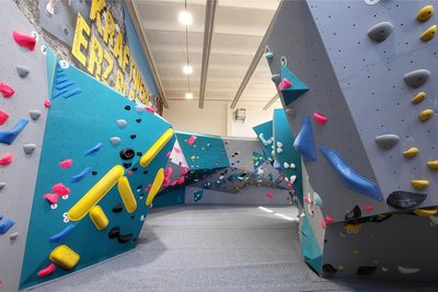 Blick in die Boulderhalle.