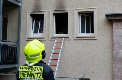 Ein Herd in einer Wohnung in Chemnitz hat Feuer gefangen.