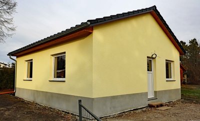 Das neue Siedlerheim in der Werdauer Waldsiedlung steht bereits. Jetzt beginnt der Innenausbau. 