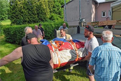 Beim Aufbau des Festareals wurde jede Hand benötigt. 