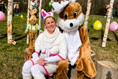 In Netzschkau war das langjährige Osterhasenteam in einer traumhaft gestalteten Dekoration ein beliebtes Fotomotiv.