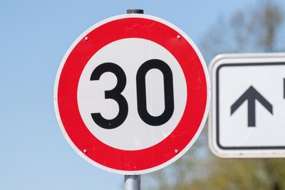 Wird es bald eine Tempo-30-Zone an der Auerswalder Grundschule geben?