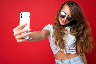 Achtung Grauzone - wann ist es schon sexuelles Posing, wann noch ein harmloses Selfie?