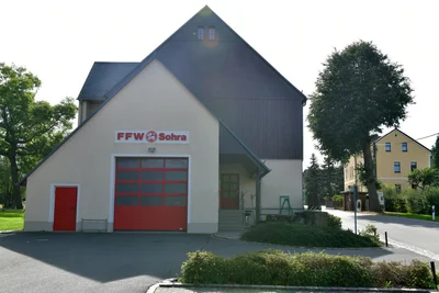 Bürgerhaus Sohra mit FFW.