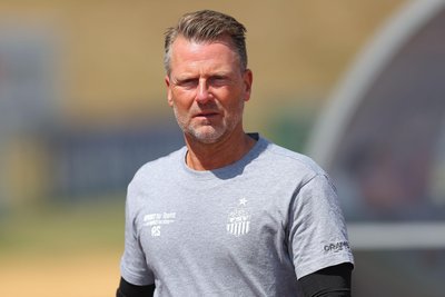 FSV-Trainer Rico Schmitt steigt am Mittwoch „mit einem positiven Gefühl“ in den Zwickauer Mannschaftsbus.