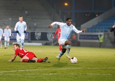 Benjika Caciel am Ball.
