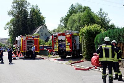 Feuerwehren aus Niederwiesa, Lichtenwalde und Flöha eilten am Montagnachmittag zum Brand an der Eubaer Straße.