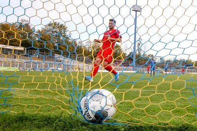 Janik Mäder trifft zum 0:7 für Zwickau.