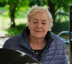 Mit diesem Foto suchen Polizei und Angehörige nach der vermissten Anneliese Lucia D. aus Zwickau.