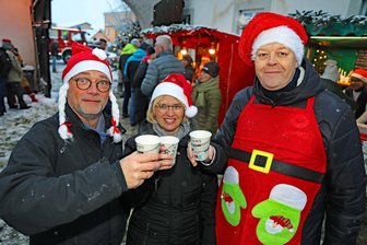 180 Minuten Weihnachtsmarkt in Langenhessen stehen an - So wie vor zwei Jahren soll am Sonntag in Langenhessen auf dem Weihnachtsmarkt angestoßen werden.