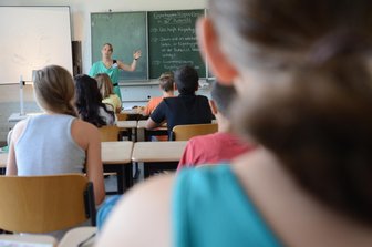 19.000 Euro extra für neue Landlehrer -