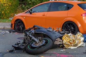 19-jähriger Biker nach Kollision schwer verletzt -