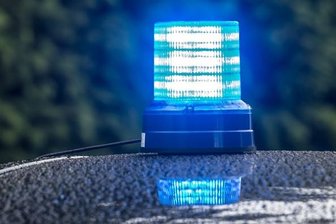 19-Jähriger mit Messer bedroht und ausgeraubt -