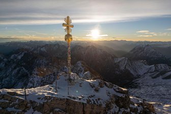 19-Jähriger stirbt bei nächtlichem Aufstieg zur Zugspitze - Diesen Anblick wollten die beiden 19-Jährigen nach ihrem nächtlichen Aufstieg genießen. (Archivbild)