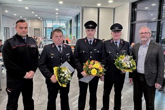 19 Jahre an der Spitze: Wechsel bei der Feuerwehr in Auerbacher Ortsteil - Von links: Stadtwehrleiter Nico Voigtländer, Ralf Schumann, Andreas Patsch, Detlef Patsch und Jens Scharff.