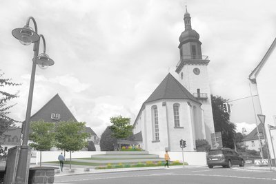 Variante 2: Begrünte Terrassen führen zur Kirche hin beziehungsweise vom Gotteshaus hinunter zum Stadtzentrum.