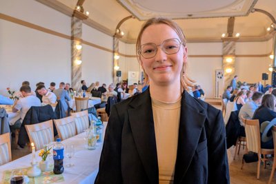 Kosmetikerin Lilly Malecha gehört zu den Jahrgangsbesten in Mittelsachsen.