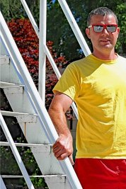 Sahnbad: Schwimmmeister Matthias Wienhold am Kontrollturm.