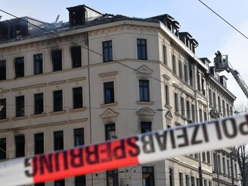 Bei dem Feuer sind in der Nacht zum Karfreitag 16 Menschen verletzt worden. Eine Person starb.