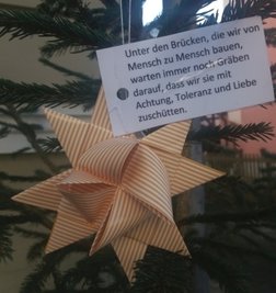 Mit solche Botschaften wurden Zwönitz geschmückt. 