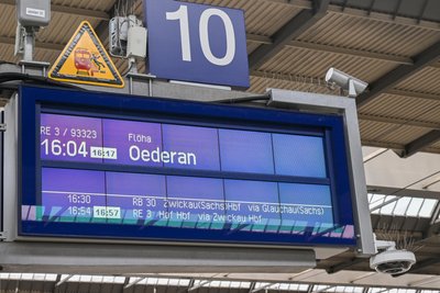 Wer von Chemnitz nach Freiberg mit dem Zug fahren möchte, muss aktuell deutlich mehr Zeit einplanen. Ab Oederan heißt es: Umstieg in den Bus.