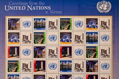 „Greetings from the United Nations in Vienna“: Ein Teil einer Sammlung eines Mitglieds des Briefmarken Clubs. Die Marken stammen aus dem Jahr 2011.