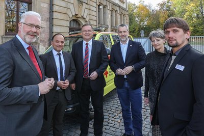 Die Gründer des Herzinfarkt-Netzwerks Chemnitz-Erzgebirge: Dr. med. Thomas Ketteler (Helios Klinikum Aue), Prof. Dr. med. Karim Ibrahim (Klinikum Chemnitz), Dipl.-Med. Sven Spenke (Erzgebirgsklinikum Annaberg), Boris Altrichter (Rettungszweckverband Chemnitz Erzgebirge), Dr. med. Britt Scholz (Kliniken Erlabrunn) und Dr. med. Danny Scheithauer (Integrierte Regionalleitstelle Chemnitz, von links).