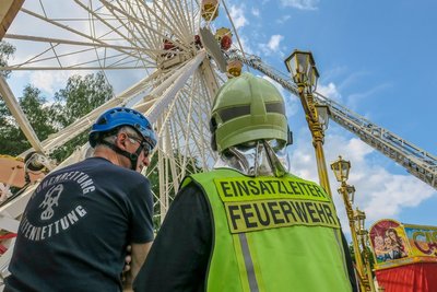 Bei der Übung wurde angenommen, dass ein Mann im Riesenrad gestürzt war.