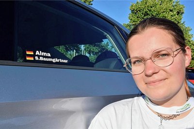 Wir gehören zusammen: Selina Baumgärtner aus Oelsnitz hat ihren Namen und den ihres Audis auf die Seitenfenster geschrieben.