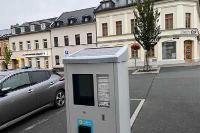 Parkscheinautomat an der Rosa-Luxemburg-Straße in Oelsnitz: Ist Parken in Oelsnitz zu teuer?