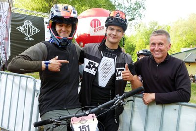 Mit Erik und Elias Reimann fieberte auch Vater Nico Reimann (von links) mit.