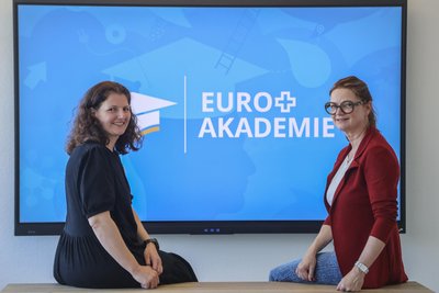 Melanie Tuchscherer und Michaela Mehlhorn haben die neue Euro-Plus-Akademie aufgebaut.