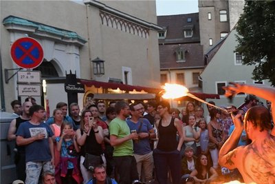Wie beim Bergstadtfest 2019 (Foto) sind auch in diesem Jahr auf dem Mittelaltermarkt an der Petrikirche wieder Feuershows zu erleben. 