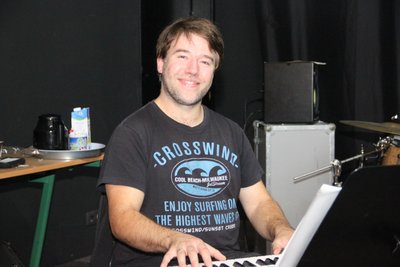Sebastian Wildgrube ist als freier Musiker für die Komposition des Musicals zuständig.
