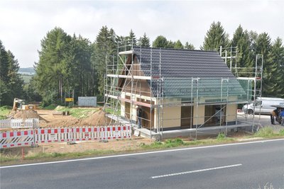 Die neue Anlage an der Neuhausener Straße erhält ein Satteldach, damit sie sich ortstypisch einfügt.