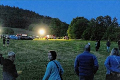 Auf dem Areal am Flößgraben am Annaberger Pöhlberg versammelten sich zahlreiche Schaulustige.