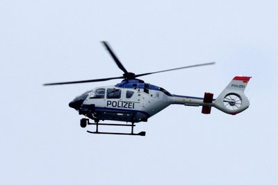 Ein Hubschrauber der Bundespolizei kreiste am Samstagabend über Chemnitz.