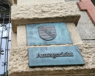 Ein 38-jähriger Altenpfleger muss sich derzeit vor dem Amtsgericht Aue-Bad Schlema verantworten.